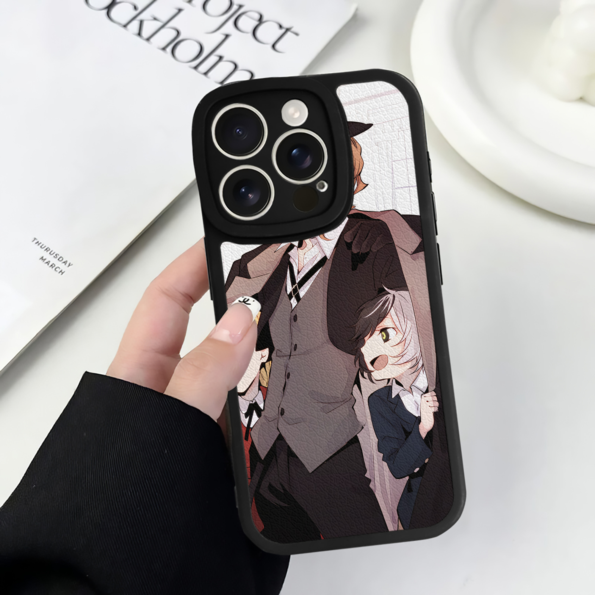 （画像用） 文豪ストレイドッグス Bungo Stray Dogs 【iPhone 16シリーズ対応】シリコンスマホケース（レザー調） 材質：シリコン
